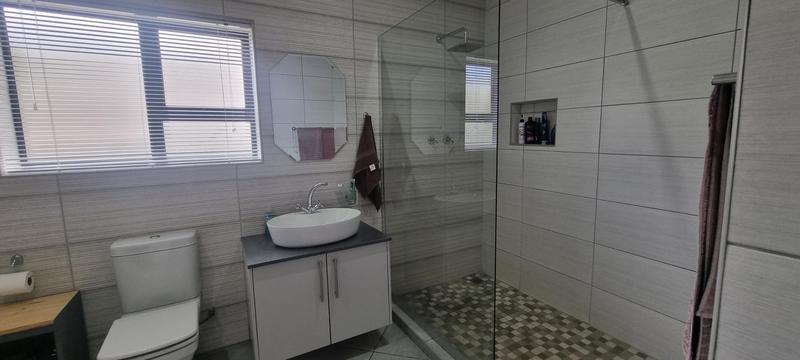 2 Bedroom Property for Sale in Reebok Western Cape